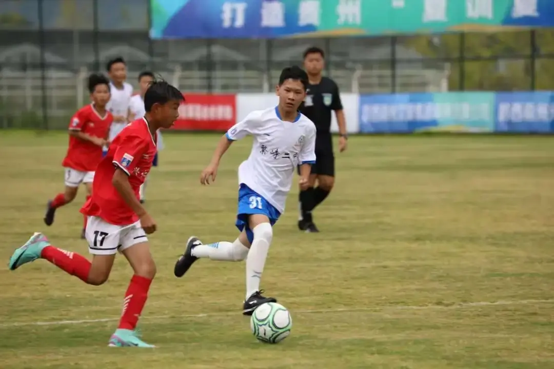 中西部青少, 专业化的