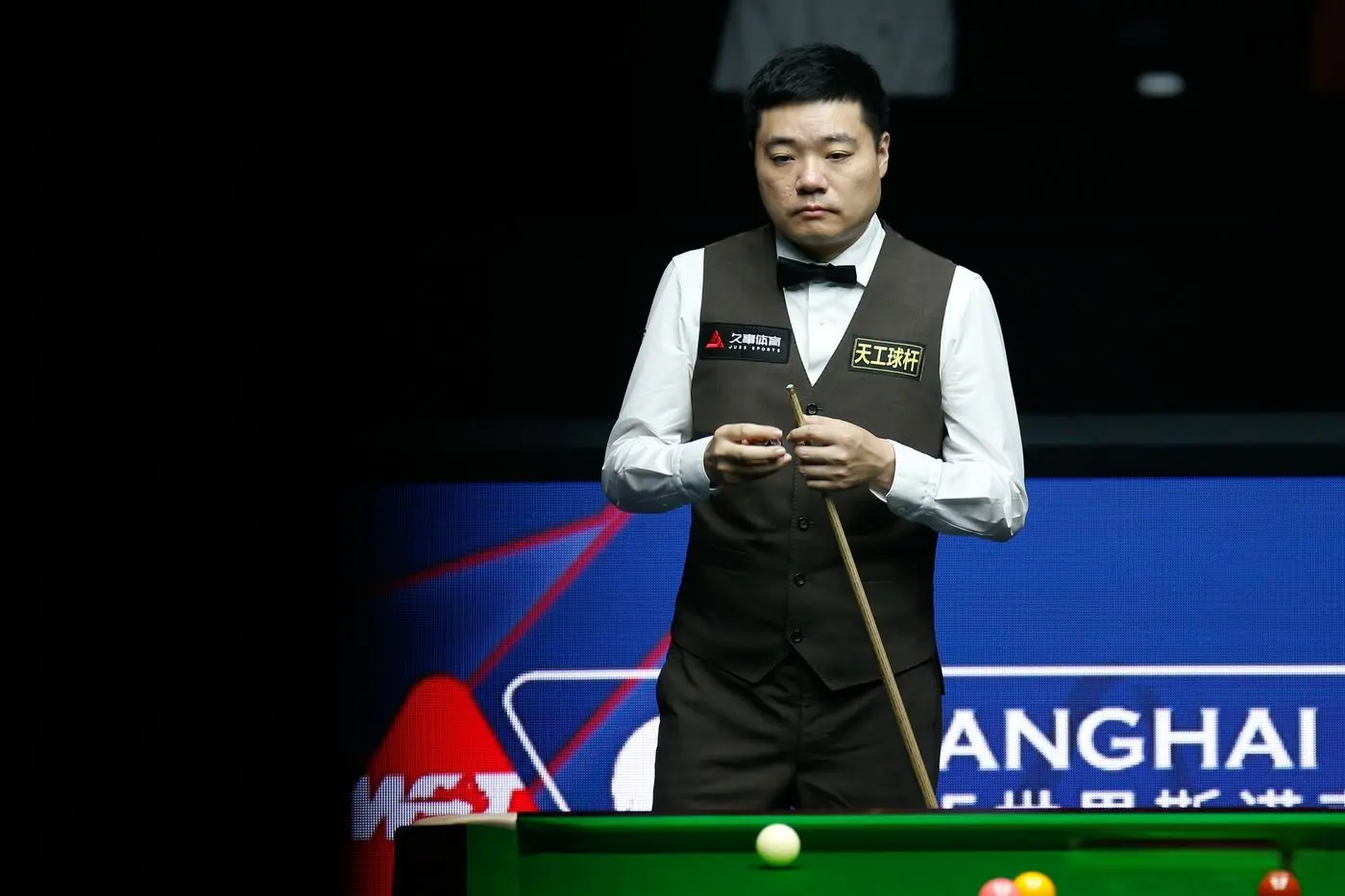 白雨露, 举行, 火箭或无缘 白雨露, 举行, 火箭或无缘